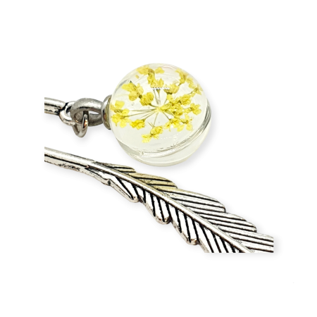 bookmark with ball and yellow flowers2